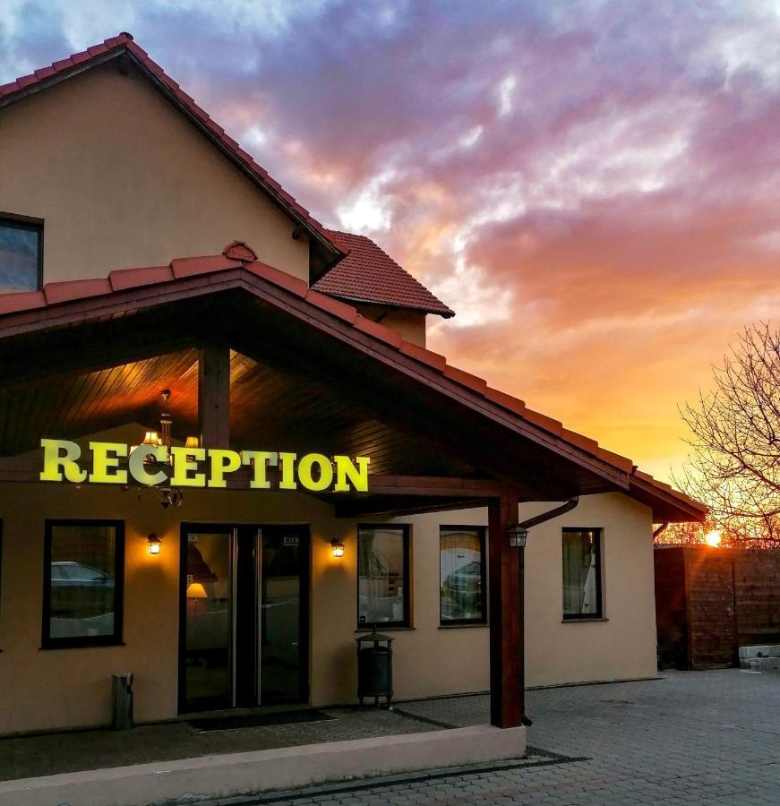 Little Texas Iasi酒店 外观 照片